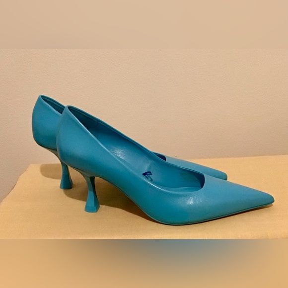 * SALE * Soft Leather vibrant sky blue ZARA Shoes - Picture 3 of 5